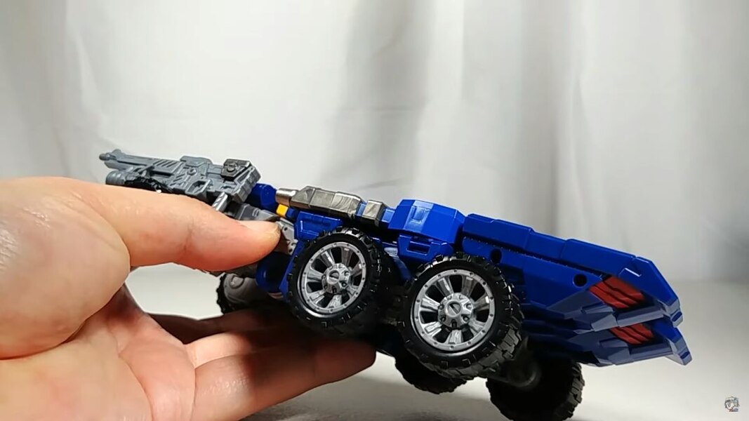 Diaclone DA 65 Battle Convoy V Max In Hand Review  (6 of 57)